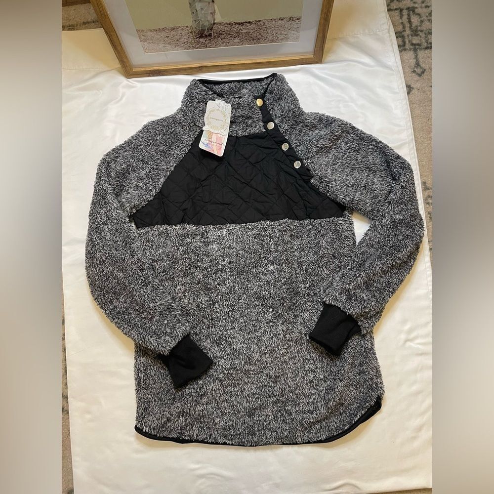 NWT Pretty Garden size small black/grey fleece sweater